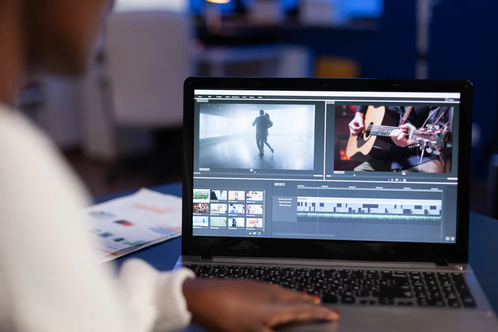 editare video pe laptop – timeline de montaj