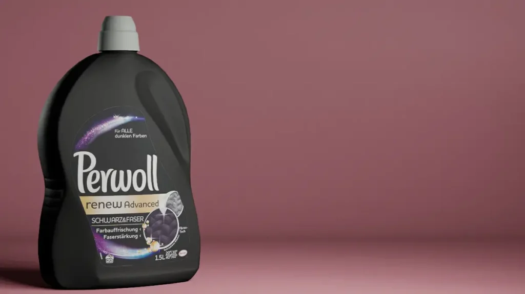 fotografie de produs Perwoll pe fundal roz – rezultat final